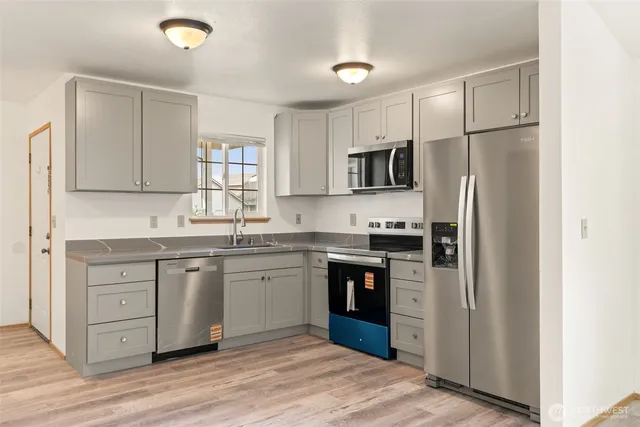 $2,500 | 4021 167th Street Northeast, Unit A, Arlington, WA 98223