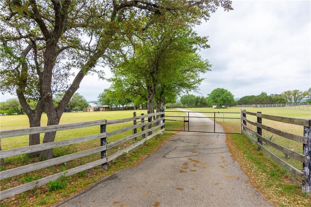 15000 Fitzhugh Road Austin, TX 78736 - Photo 3 of 36