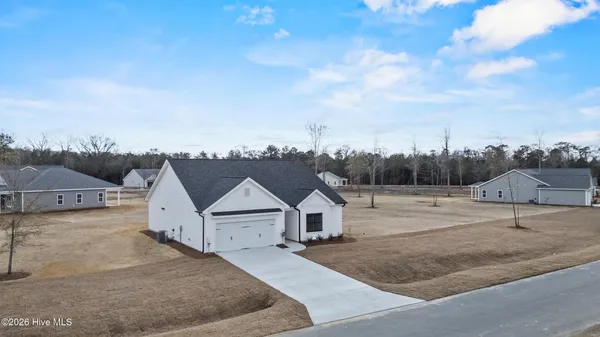 $369,900 | 405 Alice Lane, Burgaw, NC 28425