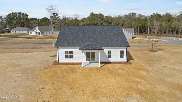 $369,900 | 405 Alice Lane, Burgaw, NC 28425