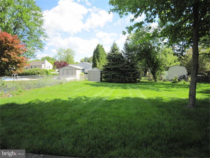 291 Surrey Road Southampton, PA 18966 - Photo 16 of 17 View in Back