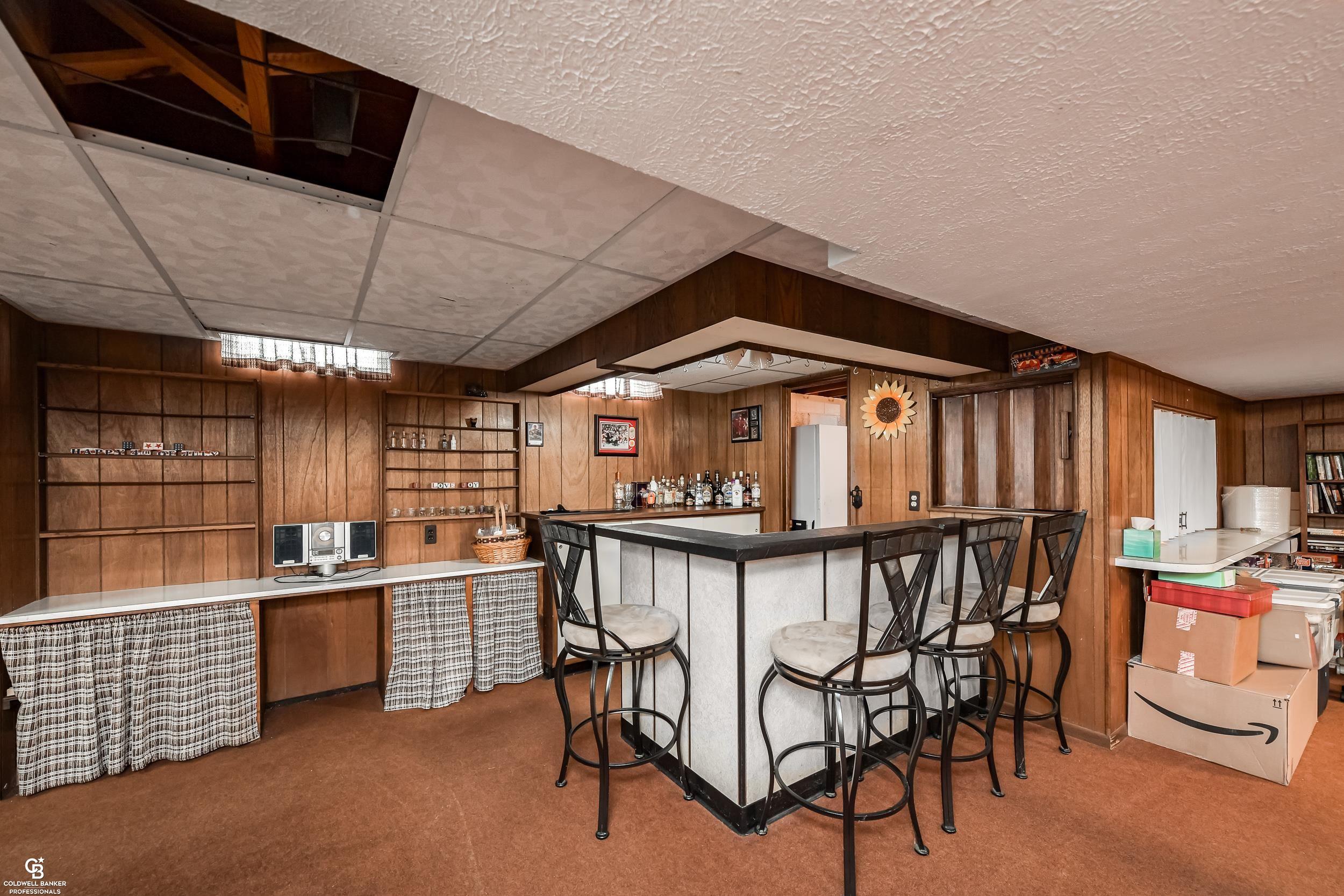 21951 24 Mile Road Macomb, MI 48042 - Photo 37 of 51 Dry Bar with Stools