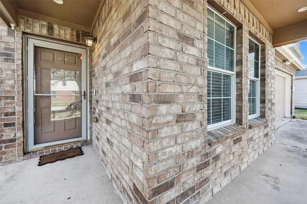 $2,100 | 9111 Grand Villa Lane, Richmond, TX 77407