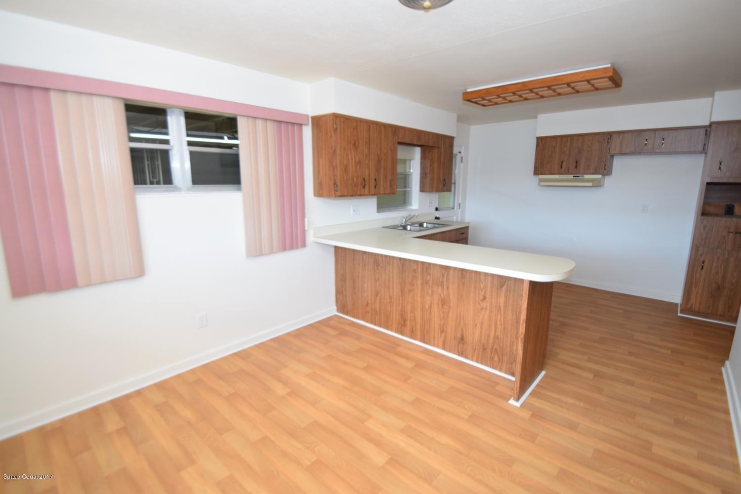 1966 Croton Road Melbourne, FL 32935 - Photo 6 of 15 LARGE DINING AREA
