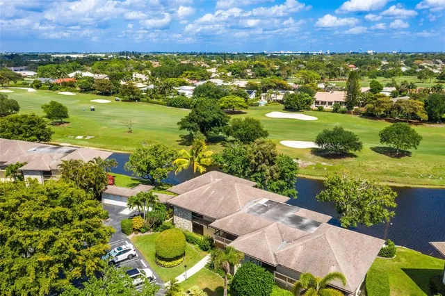 $2,850,000 | 4877 Pineview Circle, Delray Beach, FL 33445