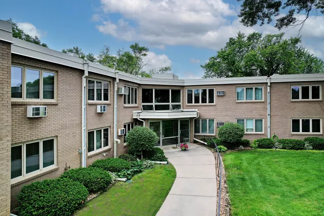 $148,000 | 4380 Brookside Court, Unit 116, Edina, MN 55436