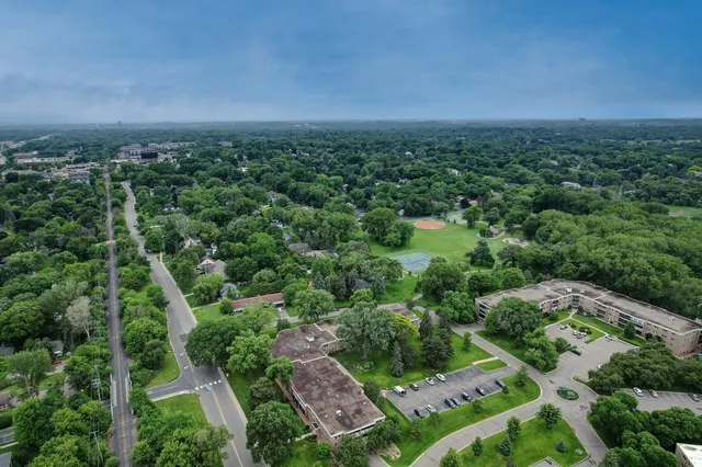 $148,000 | 4380 Brookside Court, Unit 116, Edina, MN 55436