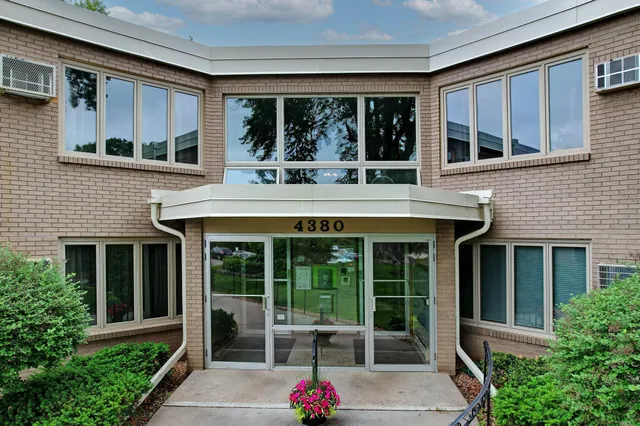 $148,000 | 4380 Brookside Court, Unit 116, Edina, MN 55436