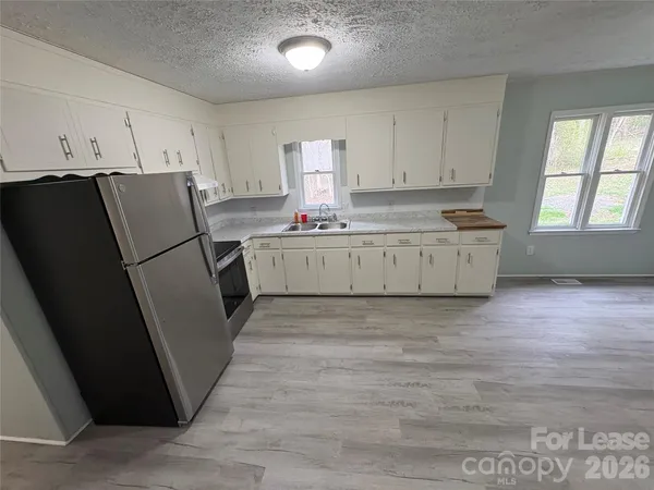 $1,400 | 2610 Tablerock Road, Lenoir, NC 28645