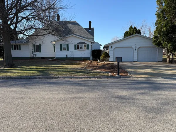 $250,000 | 315 1st Street, Bennett, IA 52721