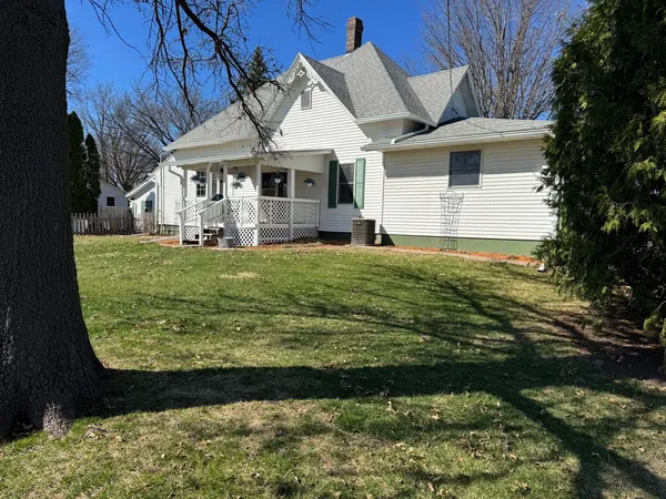 $250,000 | 315 1st Street, Bennett, IA 52721