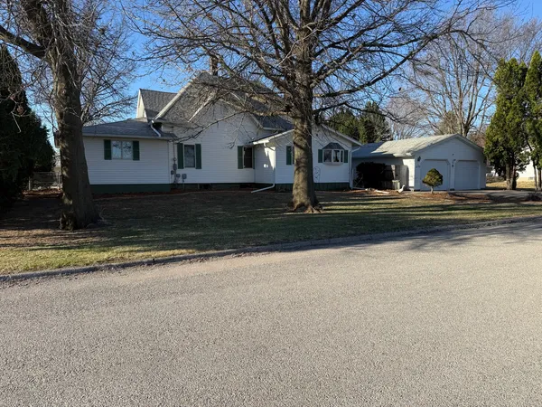 $250,000 | 315 1st Street, Bennett, IA 52721
