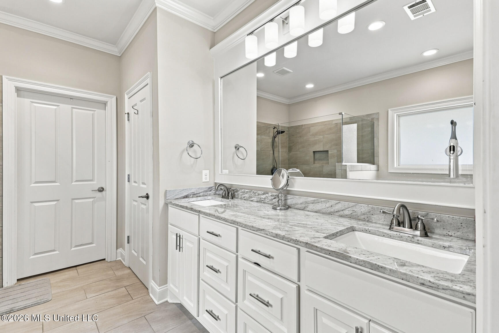 137 Hampton Ridge Madison, MS 39110 - Photo 19 of 29 Dual Granite Vanities