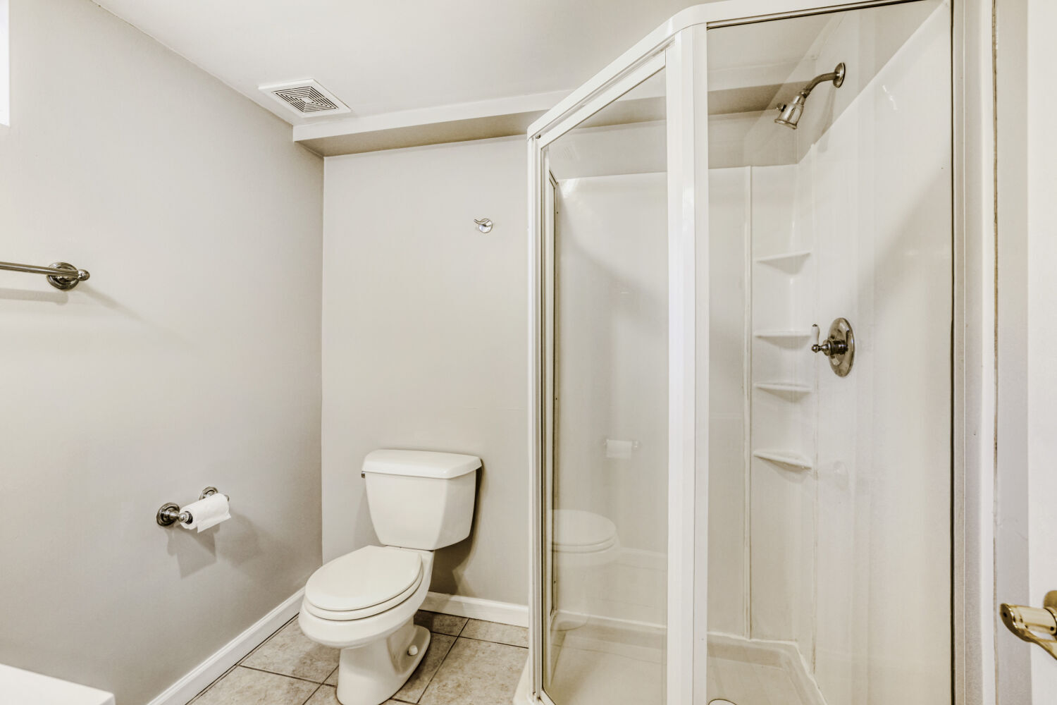3 Sunset Lane Algonquin, IL 60102 - Photo 22 of 23 a bathroom with a toilet and a shower