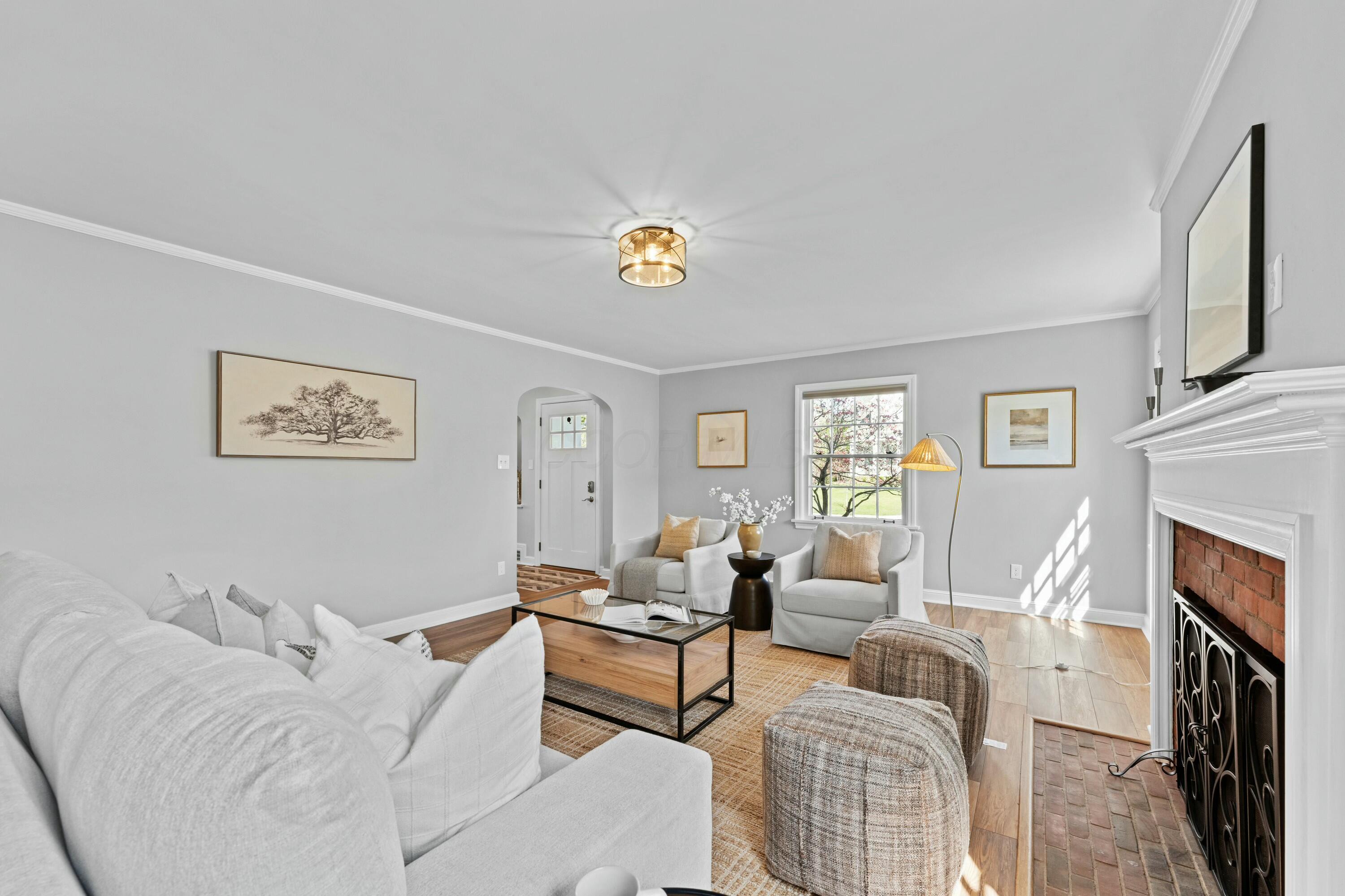 2597 York Road Upper Arlington, OH 43221 - Photo 12 of 71 Living Room