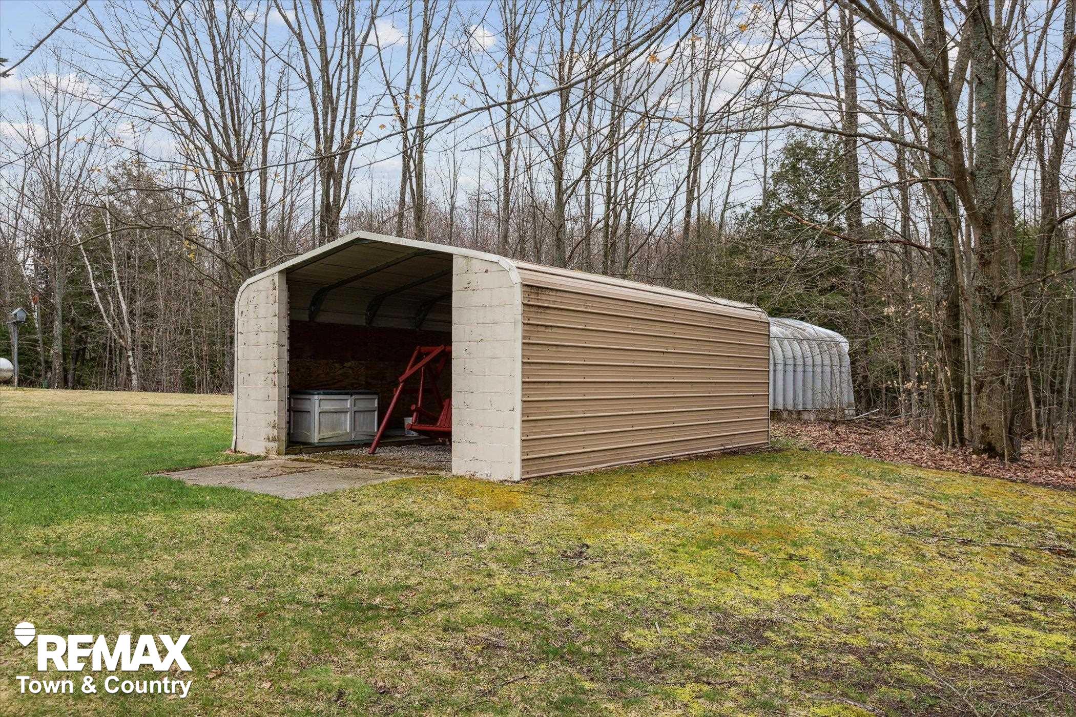 541 West Stockwell Road Harrison, MI 48625 - Photo 42 of 58 50173557-b64ecaae-0e82-4397-8b5e-05ad643a406a.JPG