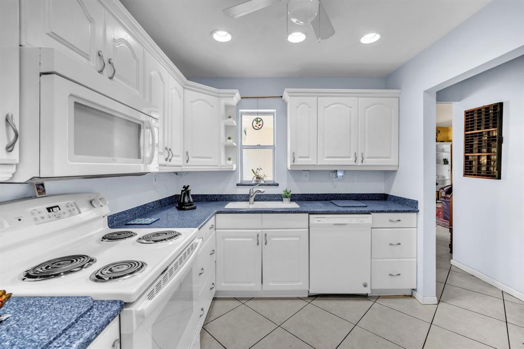 7460 Southwest 42nd Court Davie, FL 33314 - Photo 12 of 35