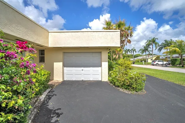 $595,000 | 7460 Southwest 42nd Court, Davie, FL 33314
