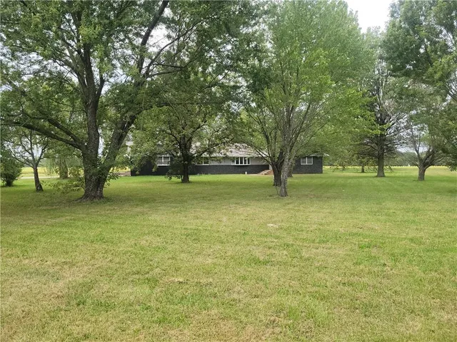 $465,000 | 305 South 170th Street, Girard, KS 66743