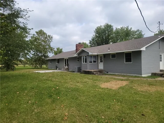 $465,000 | 305 South 170th Street, Girard, KS 66743