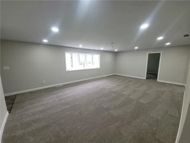 $465,000 | 305 South 170th Street, Girard, KS 66743