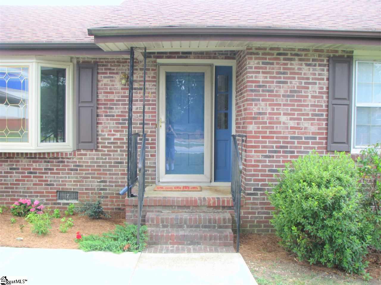 104 Fowler Road Simpsonville, SC 29681 - Photo 3 of 21 Welcome to 104 Fowler Rd