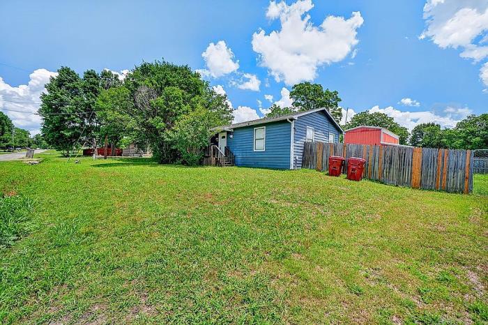 305 South Church Street Blue Ridge, TX 75424 - Photo 13 of 27