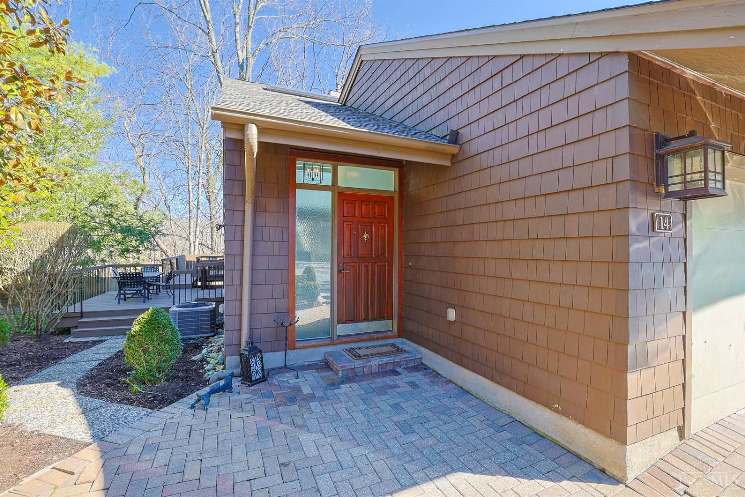 14 Spring Knoll Drive Cincinnati, OH 45227 - Photo 2 of 38