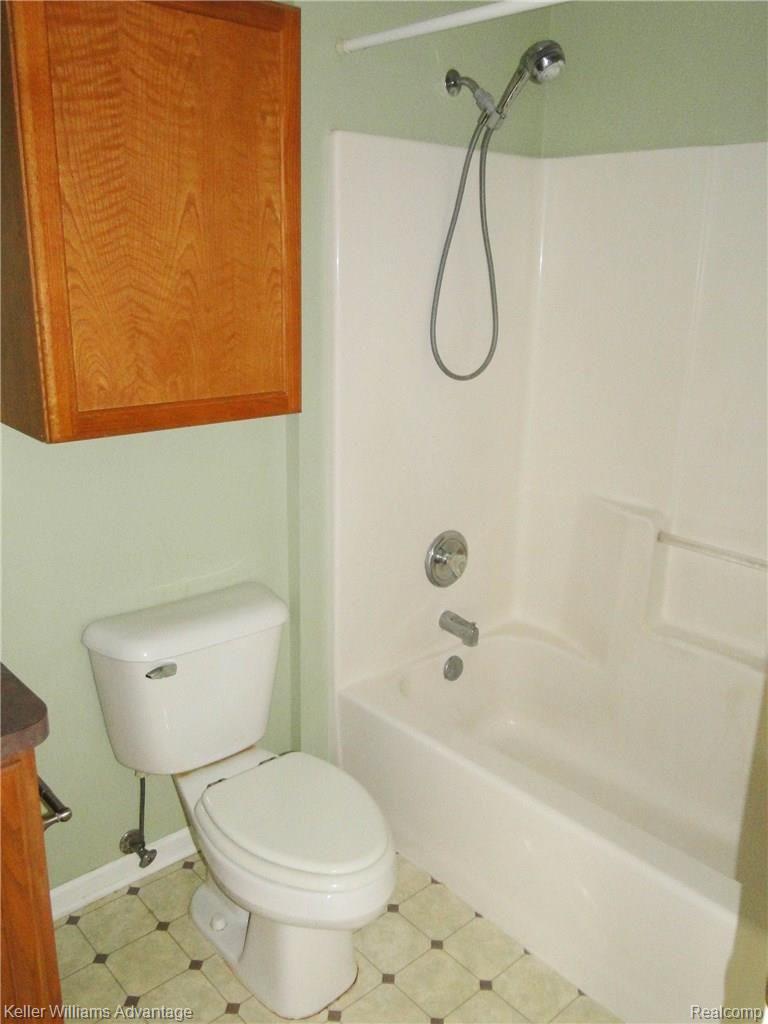 2369 Summit Cedar Howell, MI 48855 - Photo 18 of 24 Bathroom 1.jpg