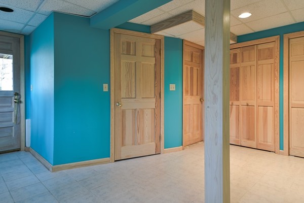 33 R Cedar Street Wellesley, MA 02481 - Photo 15 of 21 an empty room with closet and a bathroom