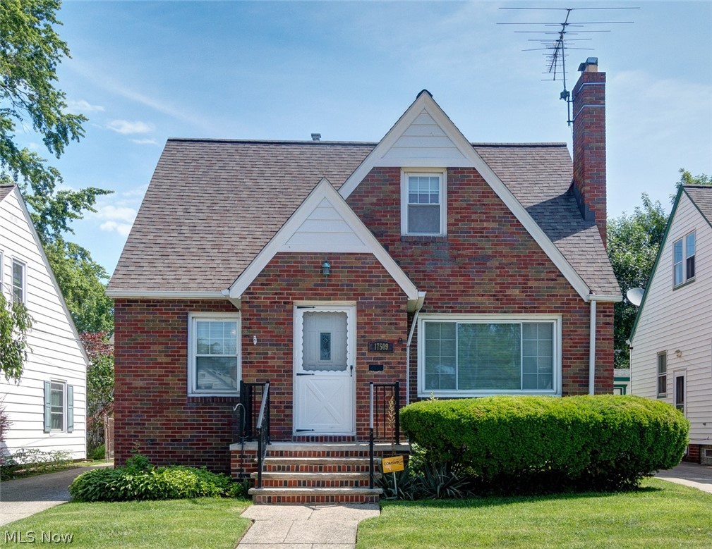 17509 Crestland Road Cleveland, OH 44119 - Photo 8 of 32 Gallery Image 8