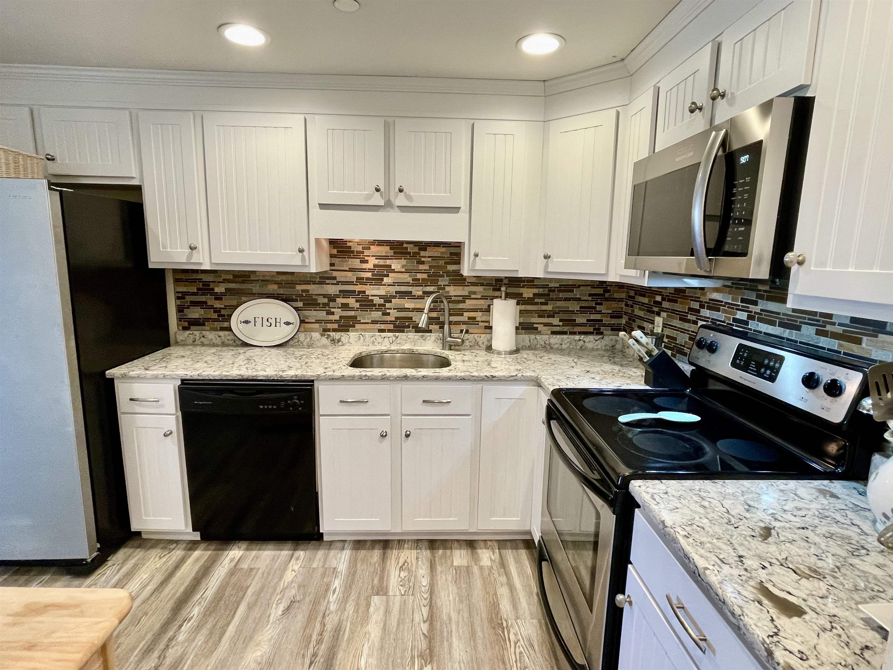 975 Ocean Boulevard, Unit #1 Hampton, NH 03842 - Photo 6 of 24
