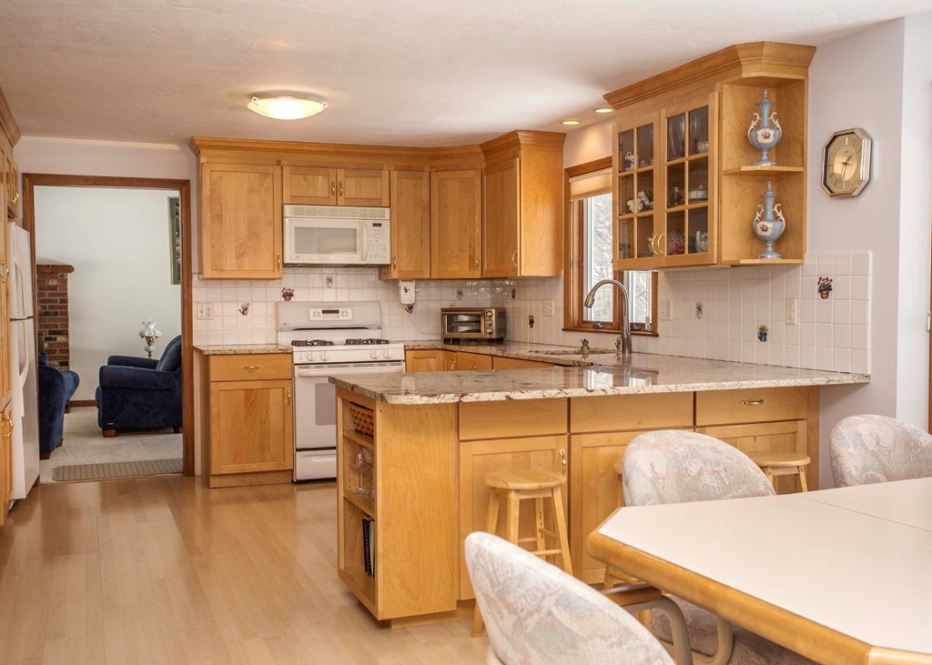 14 Juniper Road Sharon, MA 02067 - Photo 5 of 25