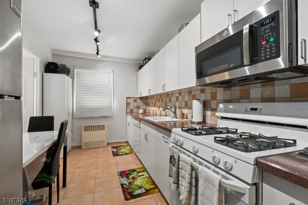 $215,000 | 280 Prospect Avenue, Unit 9H, Hackensack, NJ 07601