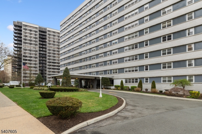 280 Prospect Avenue, Unit 9H Hackensack, NJ 07601 - Photo 2 of 37