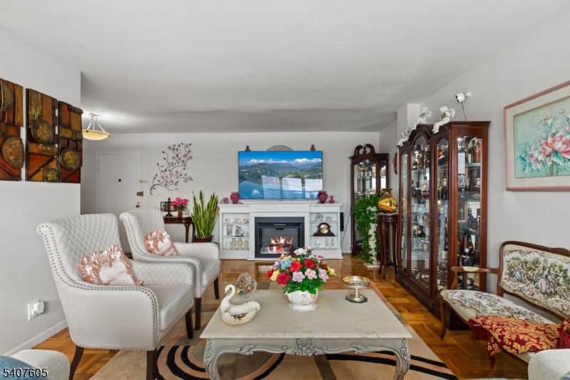 280 Prospect Avenue, Unit 9H Hackensack, NJ 07601 - Photo 6 of 37