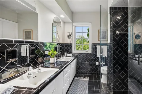 $1,650,000 | 1372 Sunview Lane, Winnetka, IL 60093