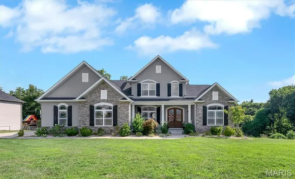 $975,000 | 2922 Christopher Drive, St. Louis, MO 63129