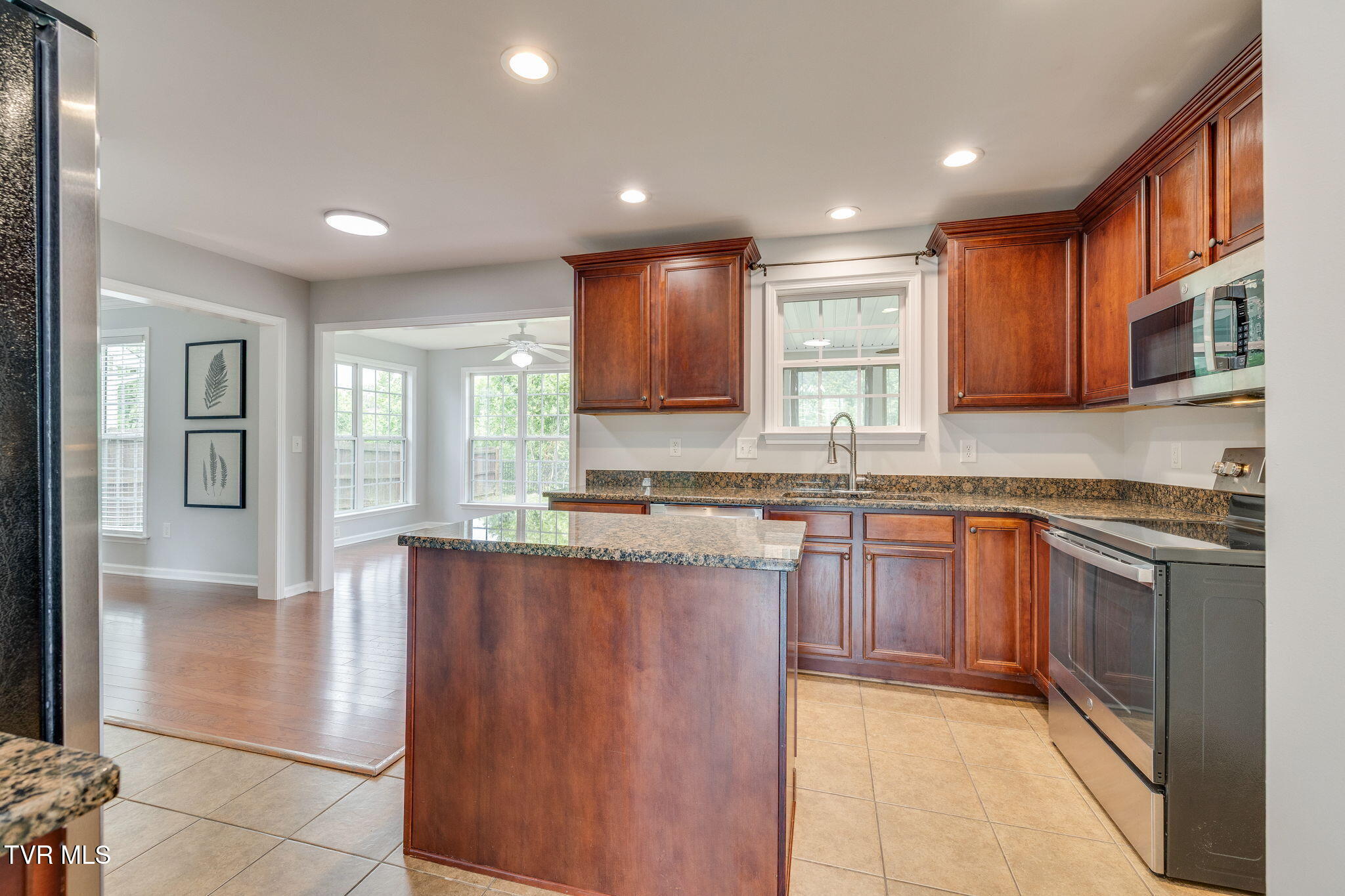 754 Candor Road Johnson City, TN 37615 - Photo 11 of 40 011