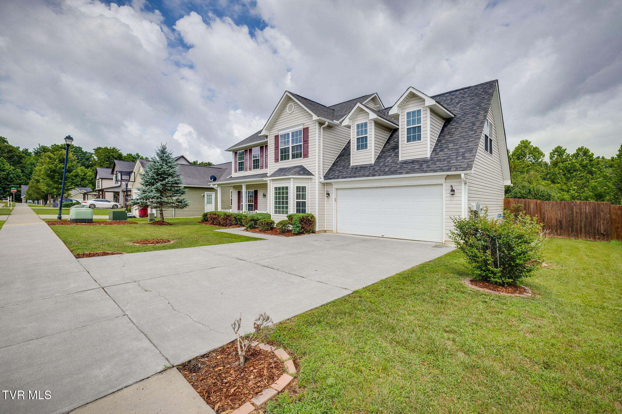 754 Candor Road Johnson City, TN 37615 - Photo 2 of 40 002