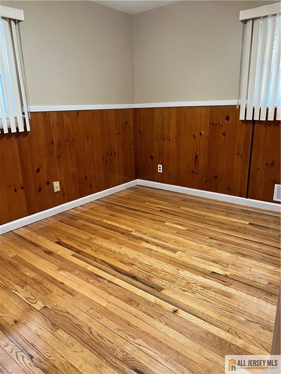 3257 Washington Road Sayreville, NJ 08859 - Photo 5 of 16 a view of a room
