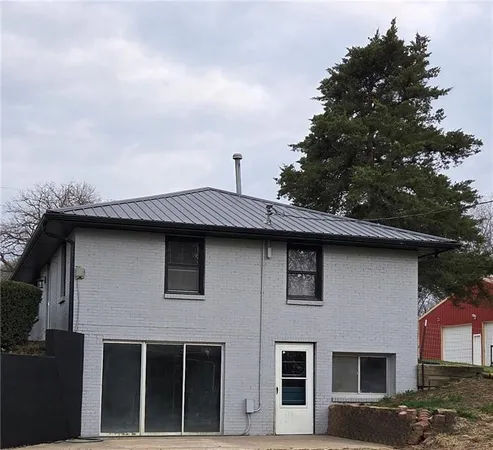 $415,000 | 8019 Northwest Sale Barn Road, Cameron, MO 64429