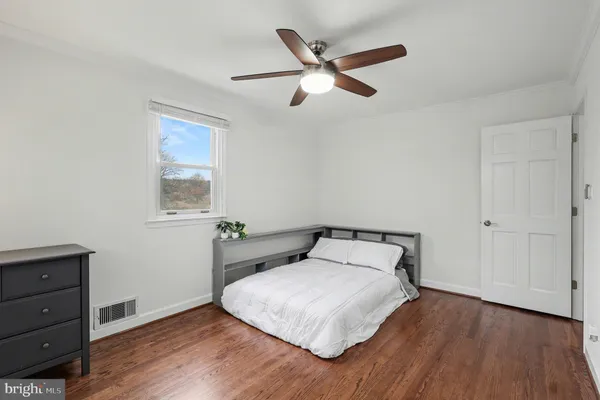 $885,000 | 5633 Inverchapel Road, Springfield, VA 22151