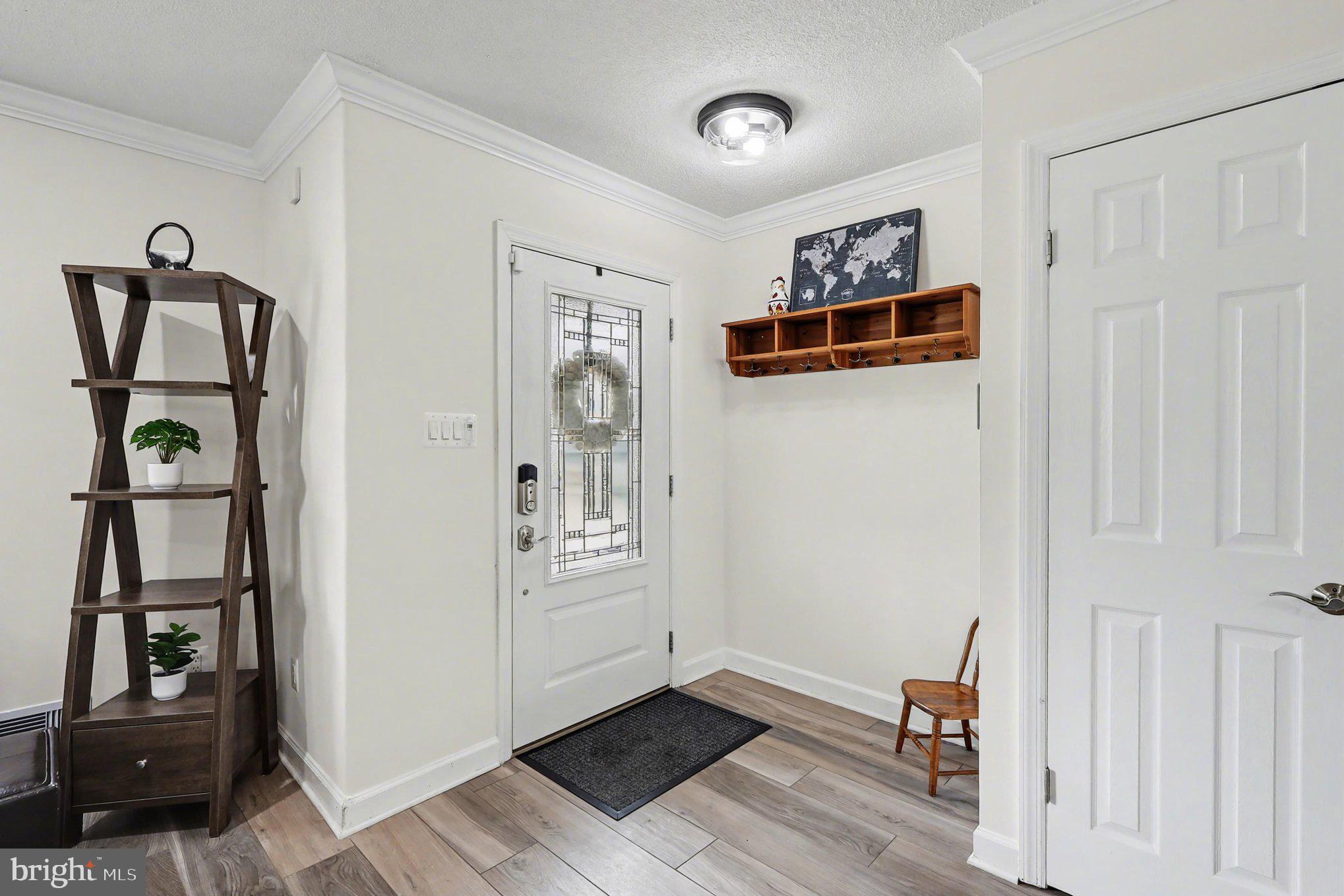 5633 Inverchapel Road Springfield, VA 22151 - Photo 3 of 43