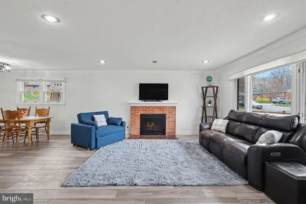 $885,000 | 5633 Inverchapel Road, Springfield, VA 22151