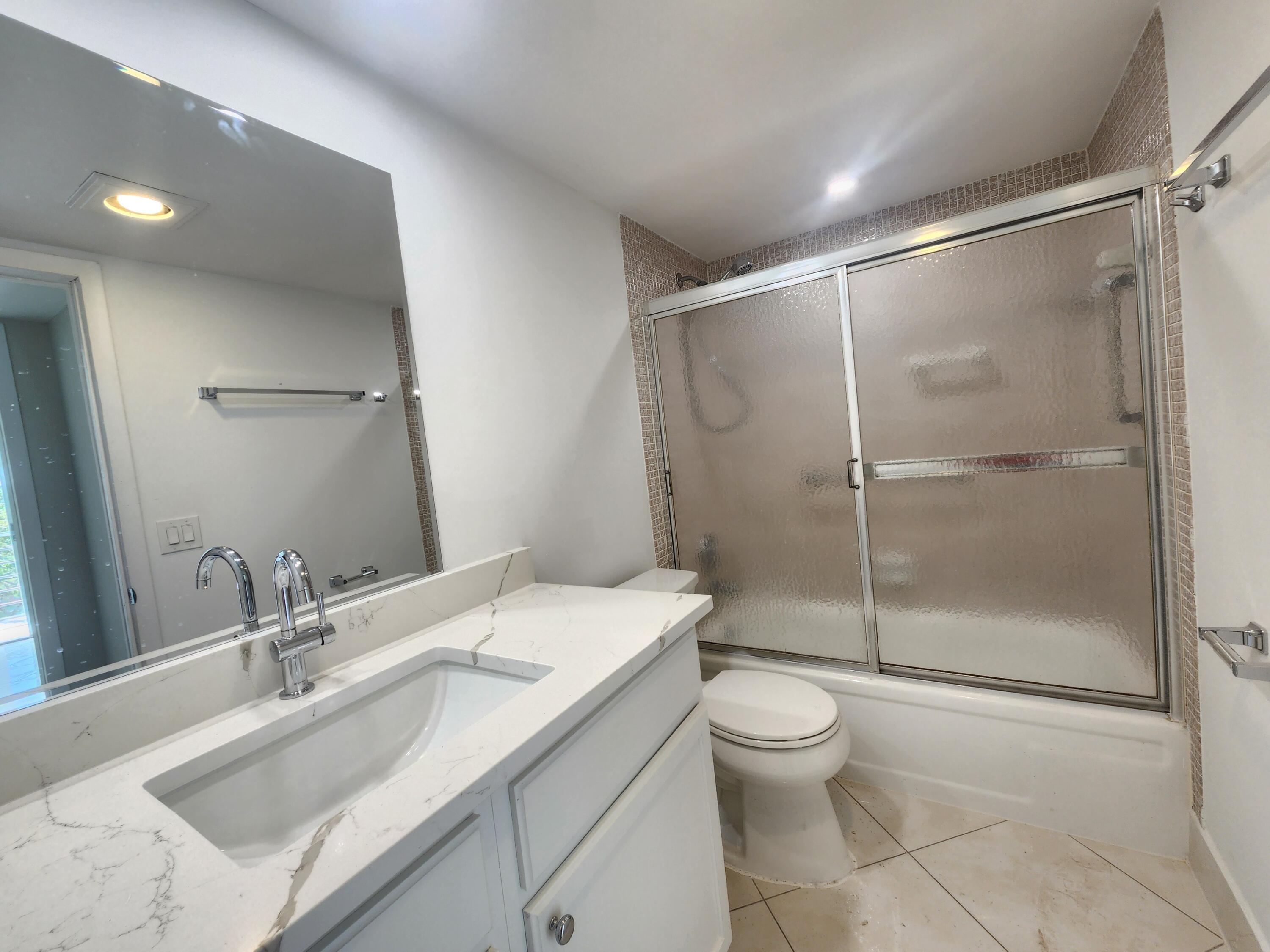 3025 Newcastle B Boca Raton, FL 33434 - Photo 14 of 22 bathroom
