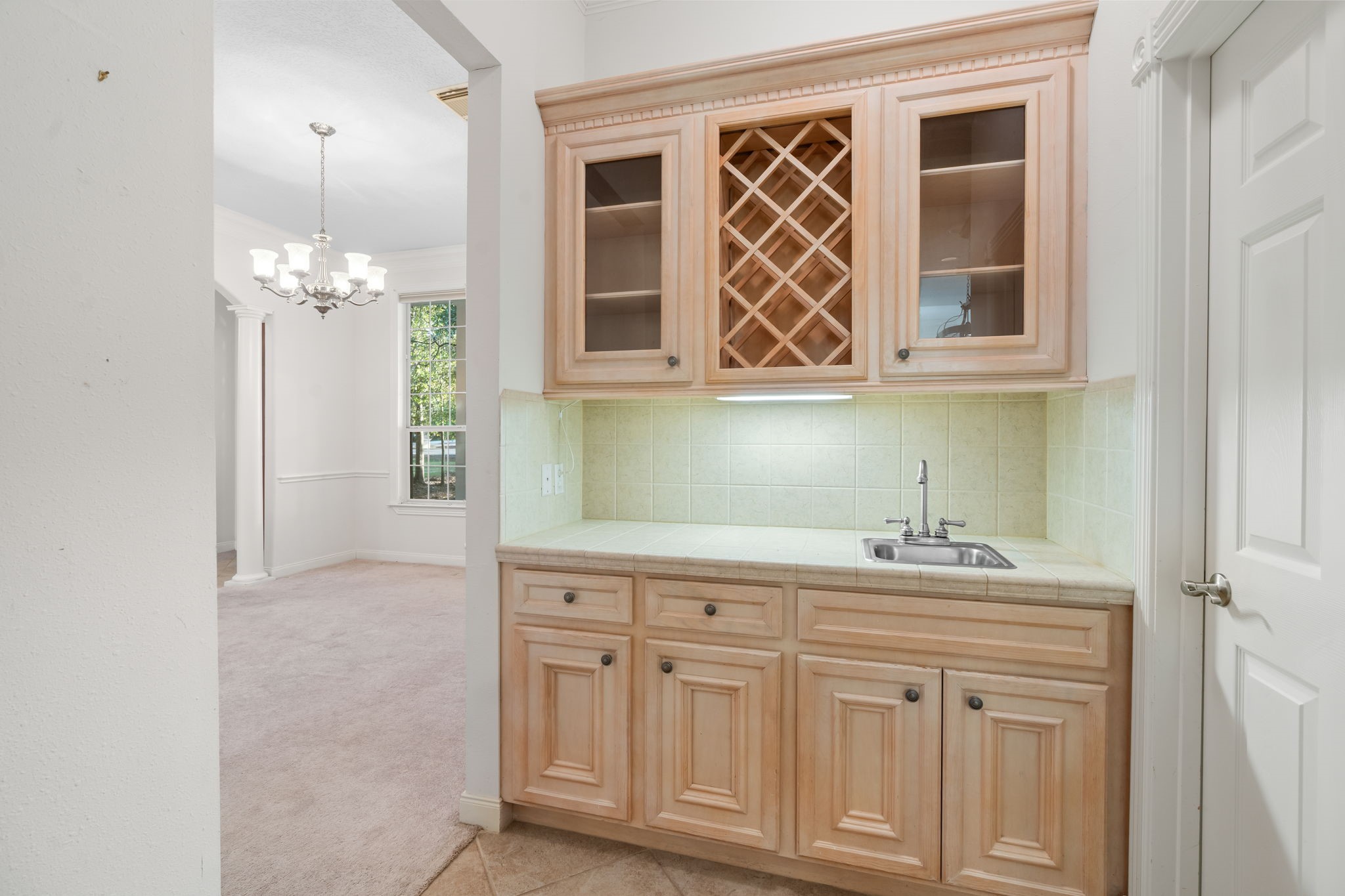 11506 Walden Road Montgomery, TX 77356 - Photo 17 of 50 Butler's Pantry, wet bar with wine bottle storage!!