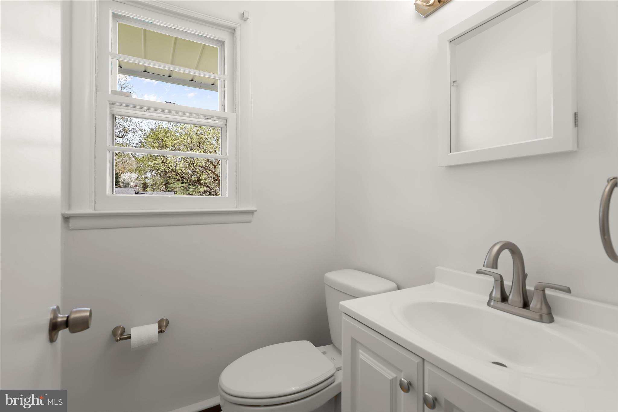 1910 Lyden Road Lutherville-Timonium, MD 21093 - Photo 22 of 51 Powder Room