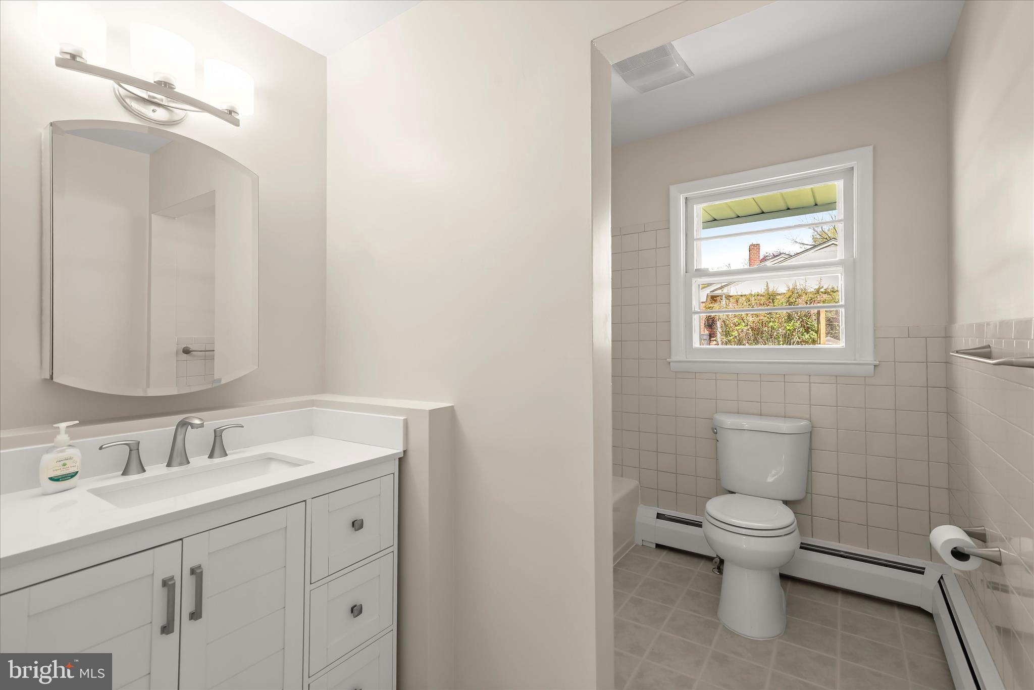 1910 Lyden Road Lutherville-Timonium, MD 21093 - Photo 38 of 51 Full Hall Bath