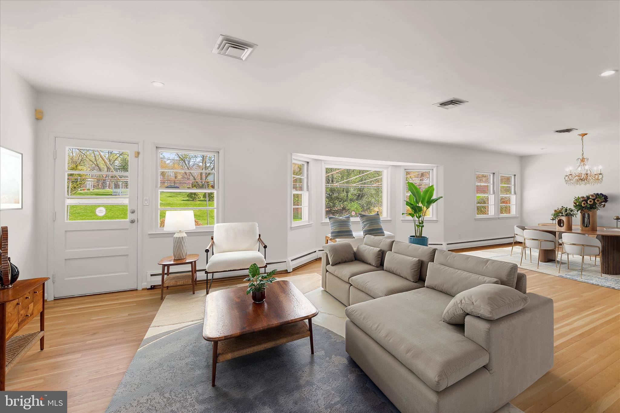 1910 Lyden Road Lutherville-Timonium, MD 21093 - Photo 6 of 51 Bay Window & Recess Lighting